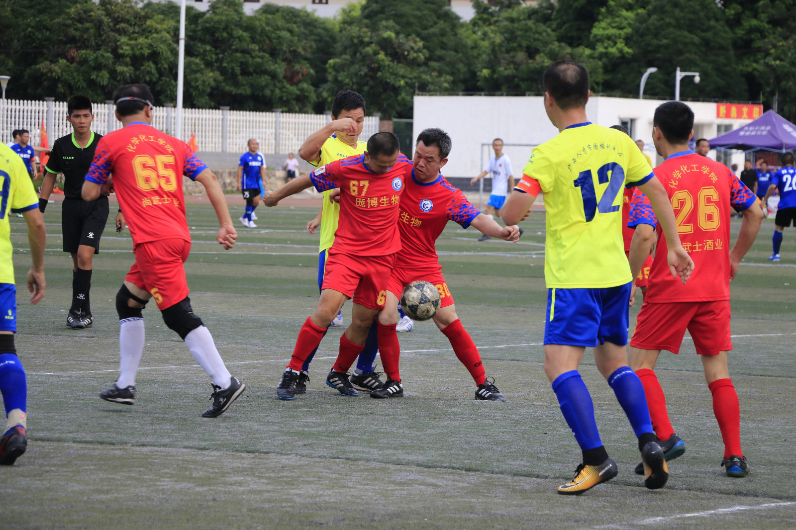 国内外球队交流，探讨足球技艺