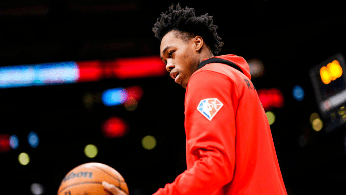 包含丢失关键球，黄蜂无缘胜利进一步的词条