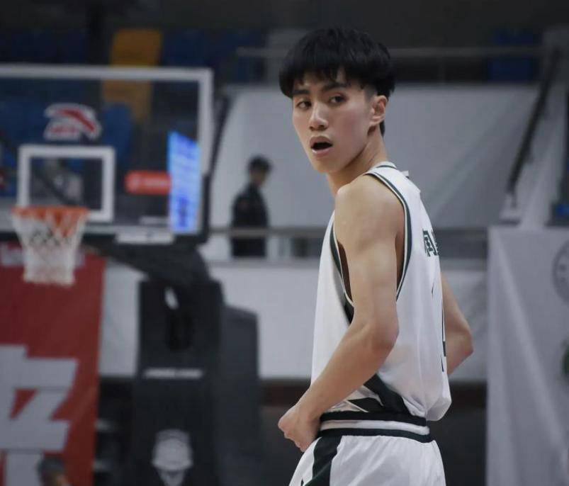 全国年轻球员展现实力，比赛中充满了惊喜